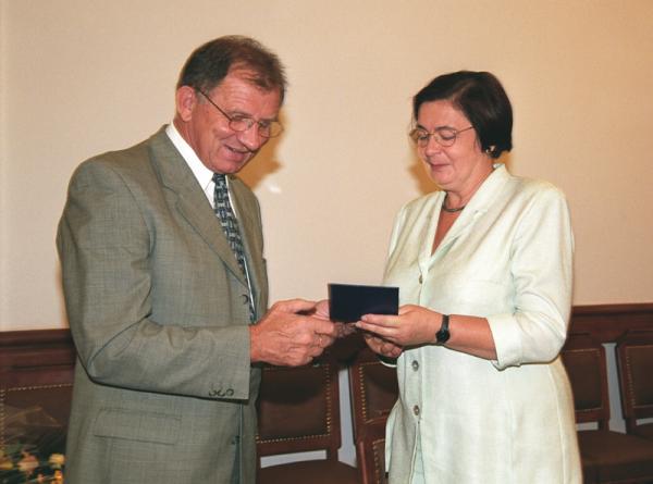 Medal KF 2002 6.jpg